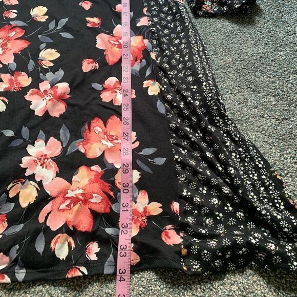 Boho Black Floral Two Tone Color Block Floral Flowing Long Bell Sleeves Dress - Picture 7 of 7